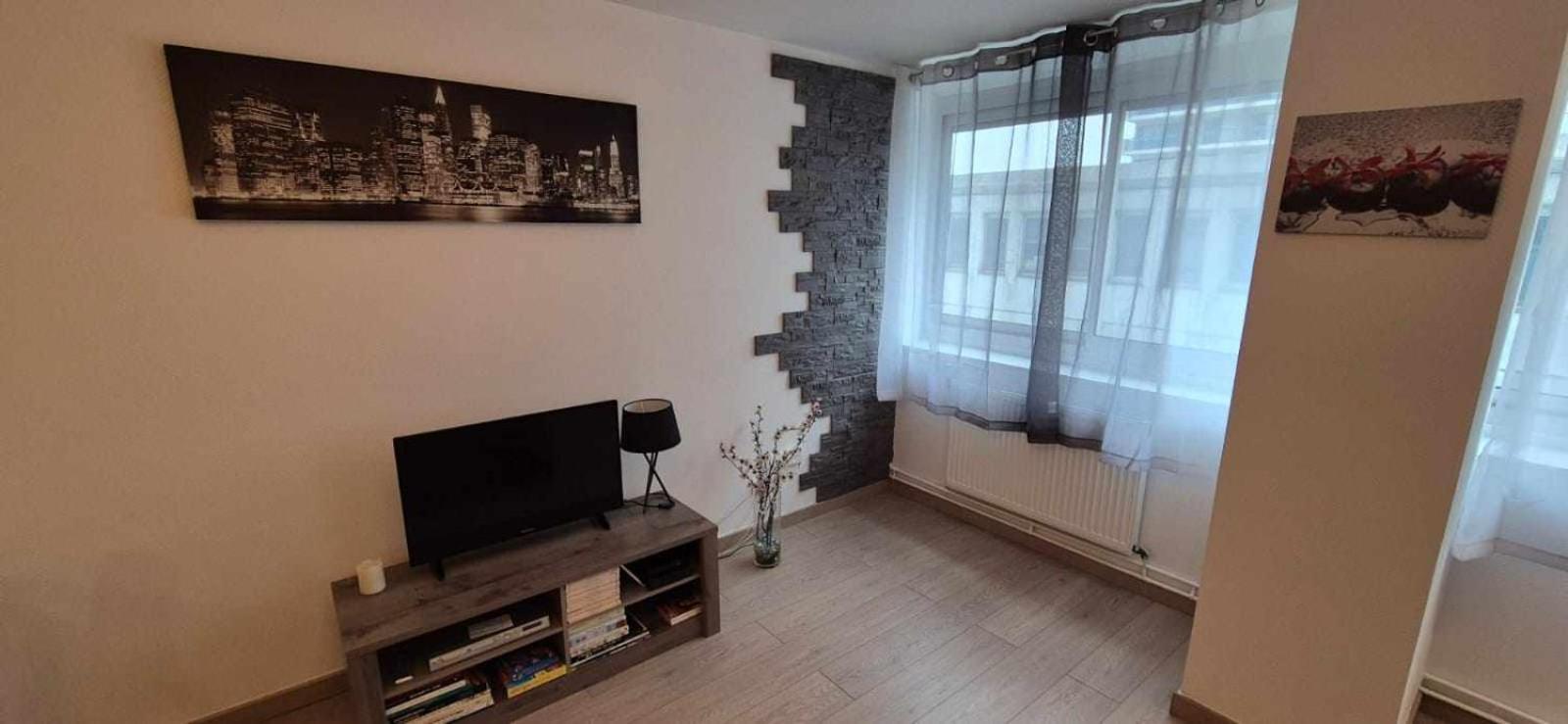Nouveau !! Appartement Confortable Totalement Renove Avec Parking Gratuit - Hypercentre De Nancy Exteriör bild